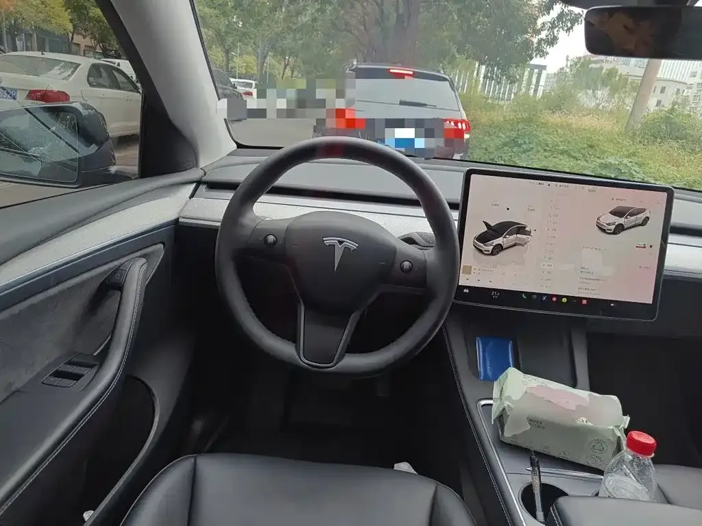 Tesla Model Y — фото 4