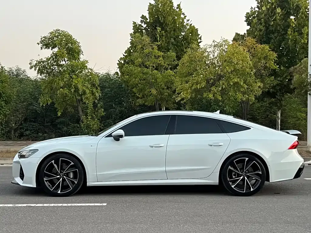 Audi A7 — фото 10