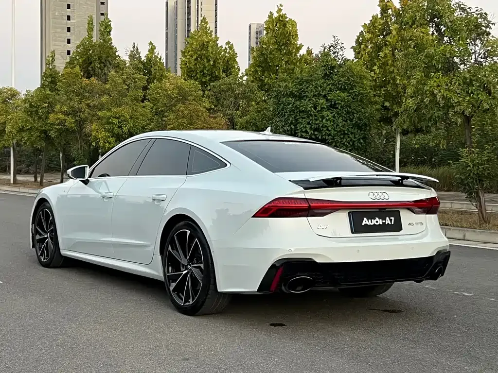 Audi A7 — фото 9