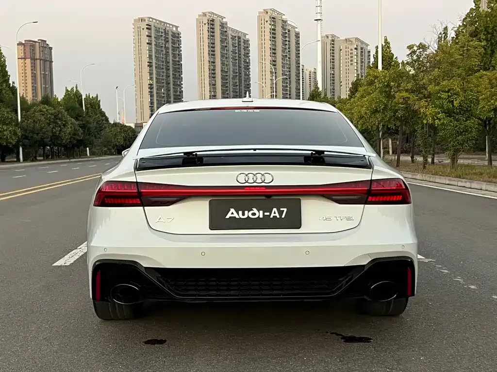 Audi A7 — фото 2