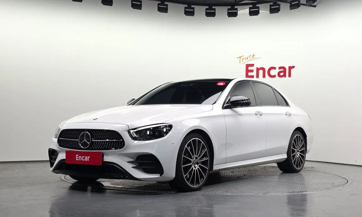 Mercedes-Benz E-Class — фото 1