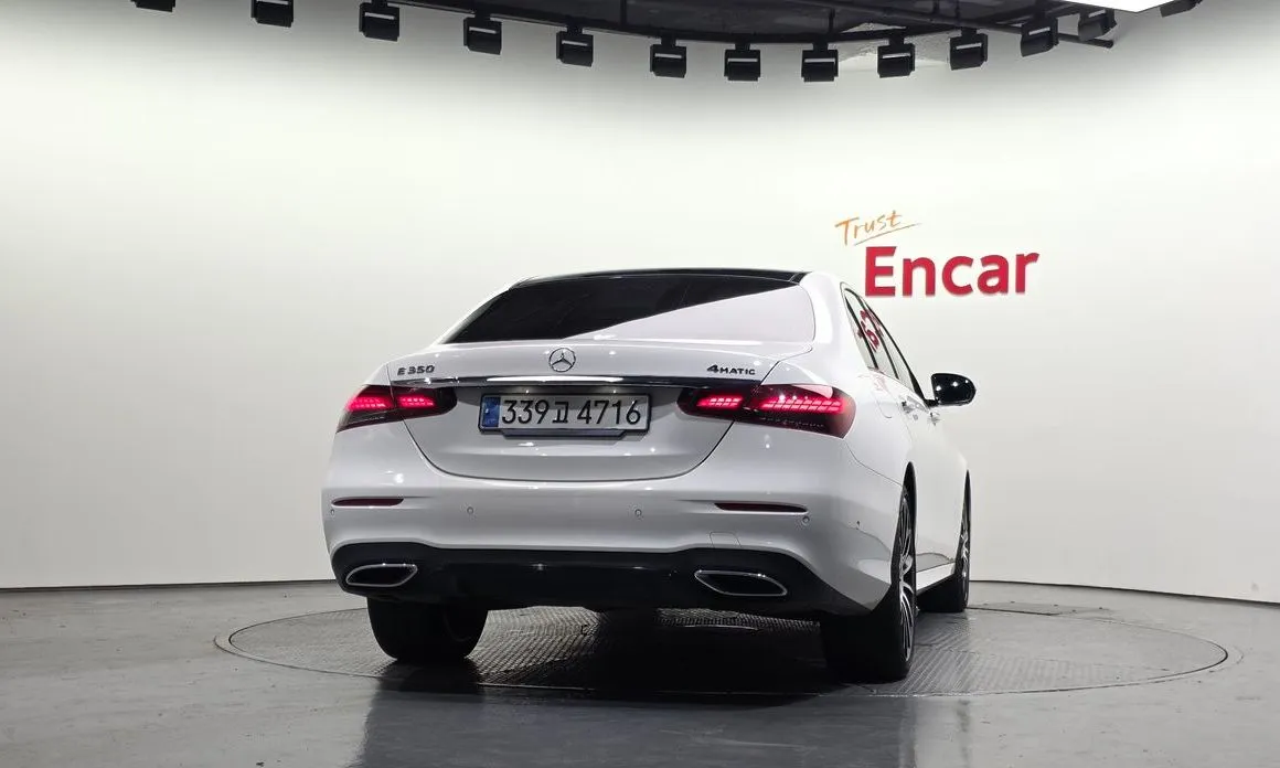 Mercedes-Benz E-Class — фото 10