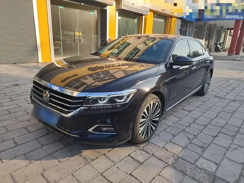 Volkswagen Passat — фото 1