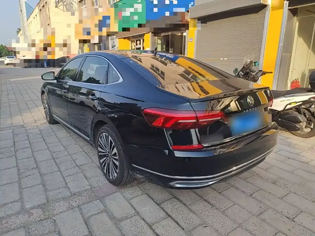 Volkswagen Passat — фото 8