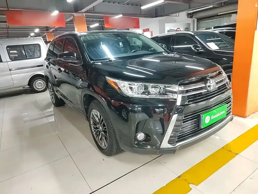 Toyota Highlander — фото 10