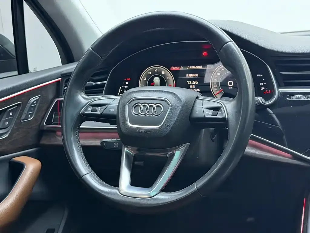 Audi Q7 — фото 7