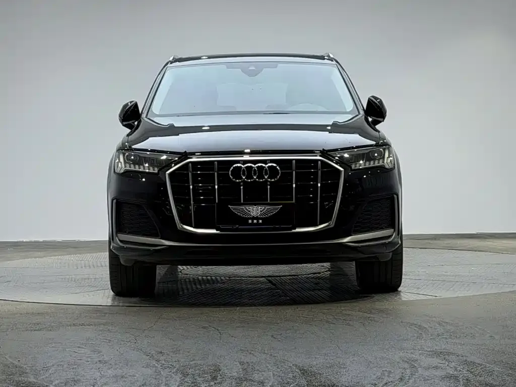 Audi Q7 — фото 6