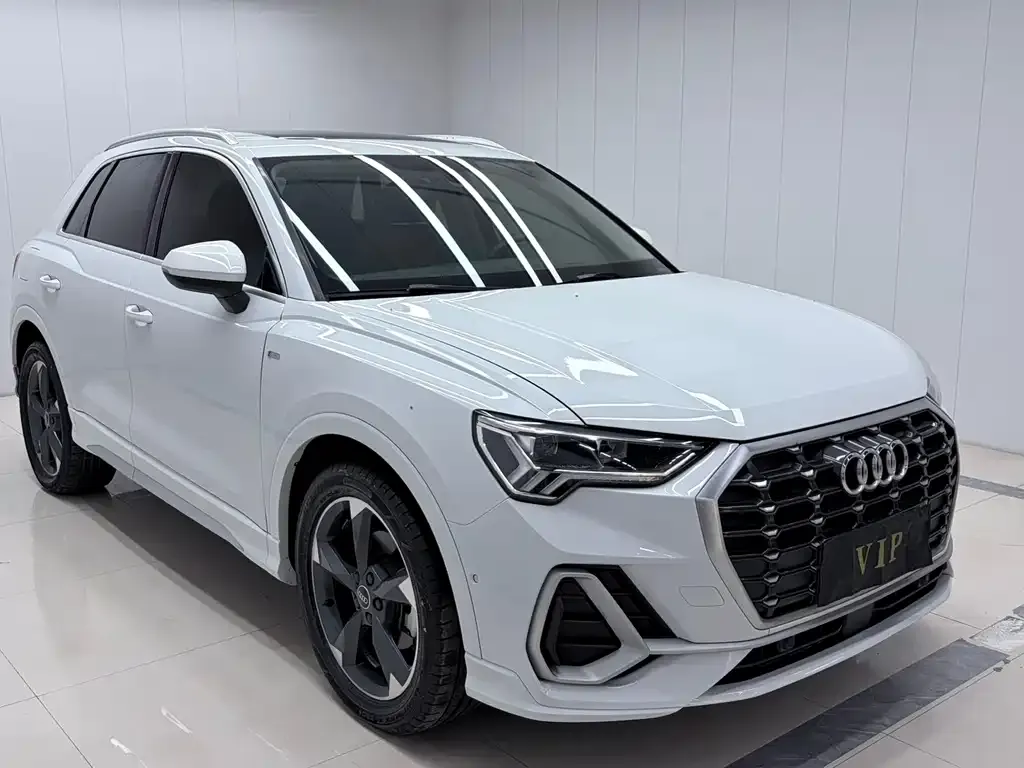 Audi Q3 — фото 10