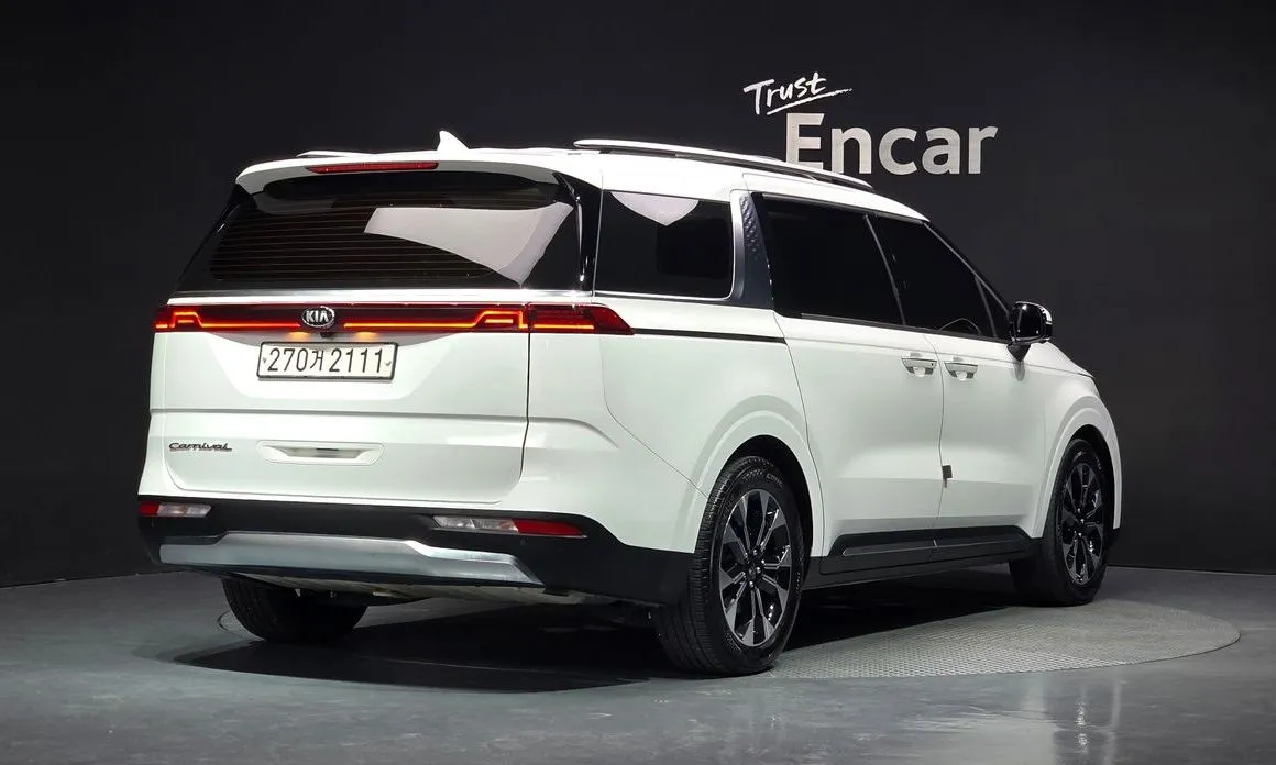 Kia Carnival — фото 3
