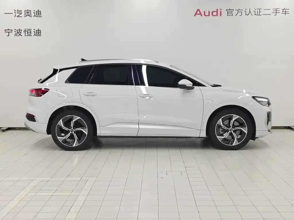 Audi Q4 e-tron — фото 10