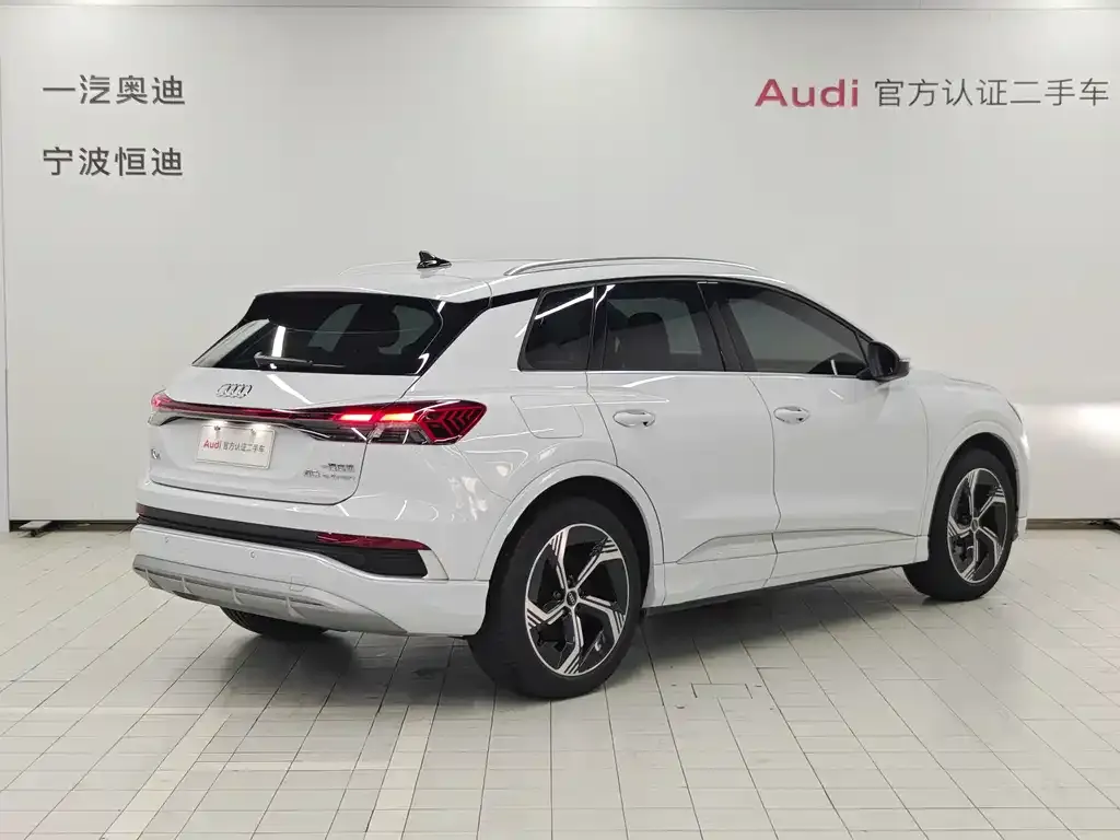 Audi Q4 e-tron — фото 9