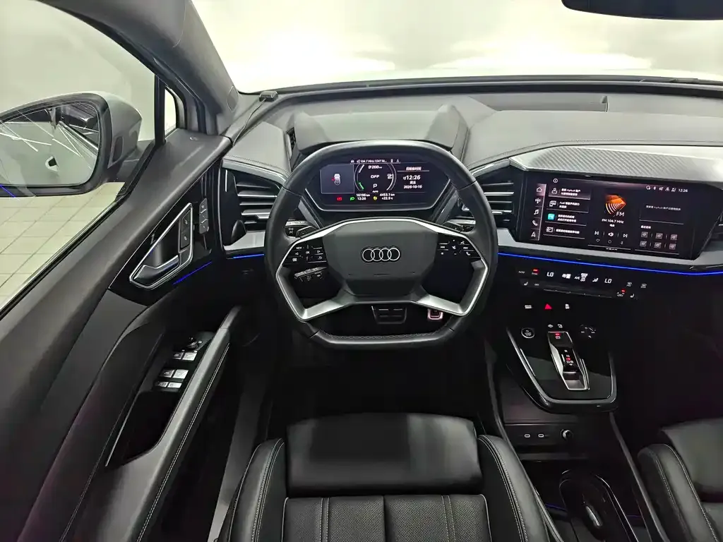 Audi Q4 e-tron — фото 3