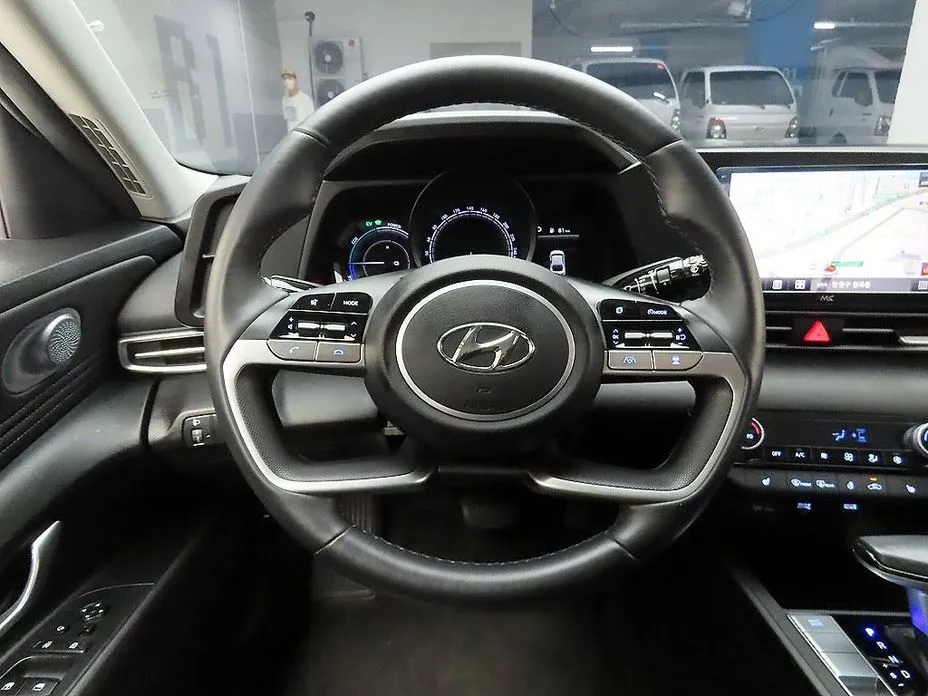 Hyundai AVANTE — фото 3
