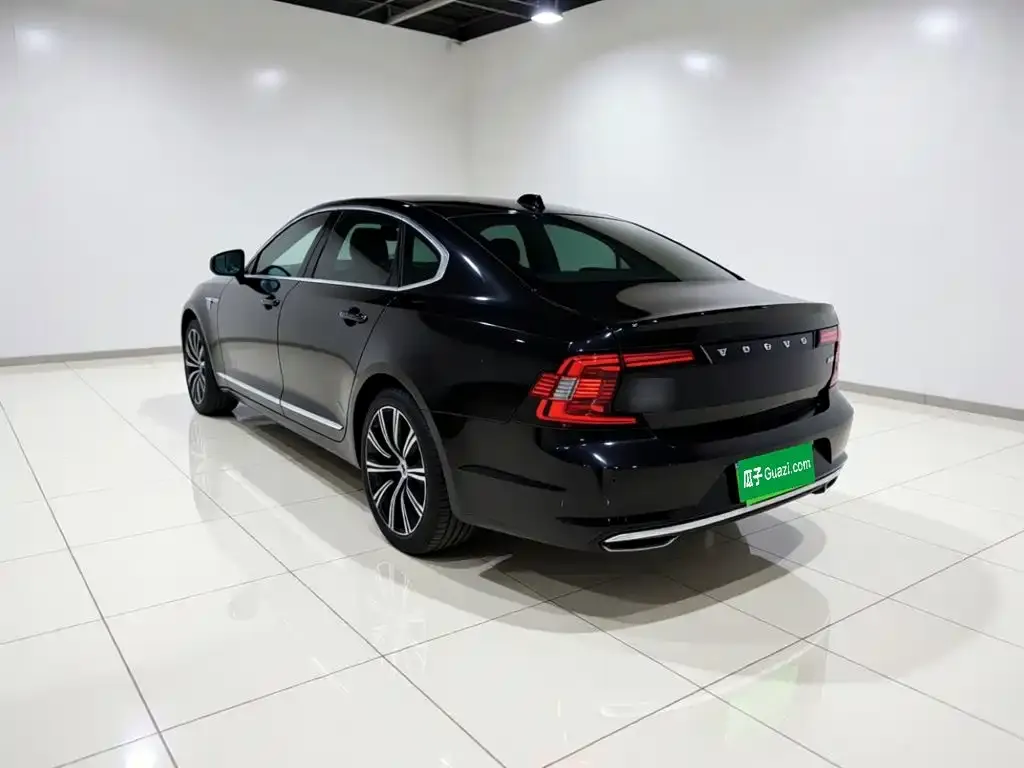Volvo S90 — фото 10