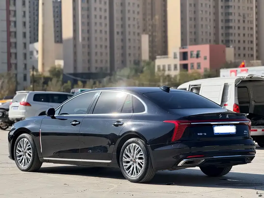 Hongqi H5 — фото 3