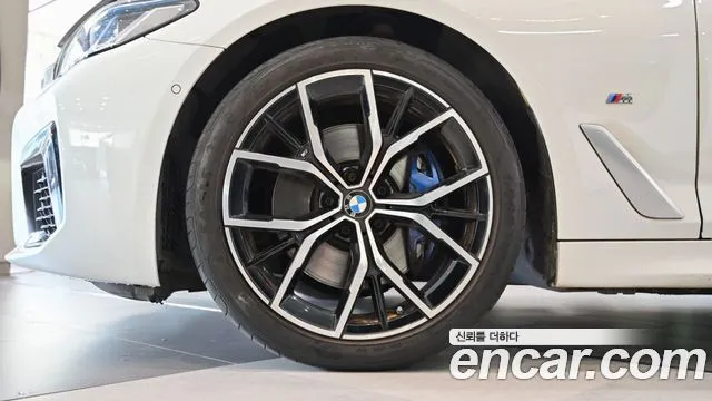 BMW 5-Series — фото 10