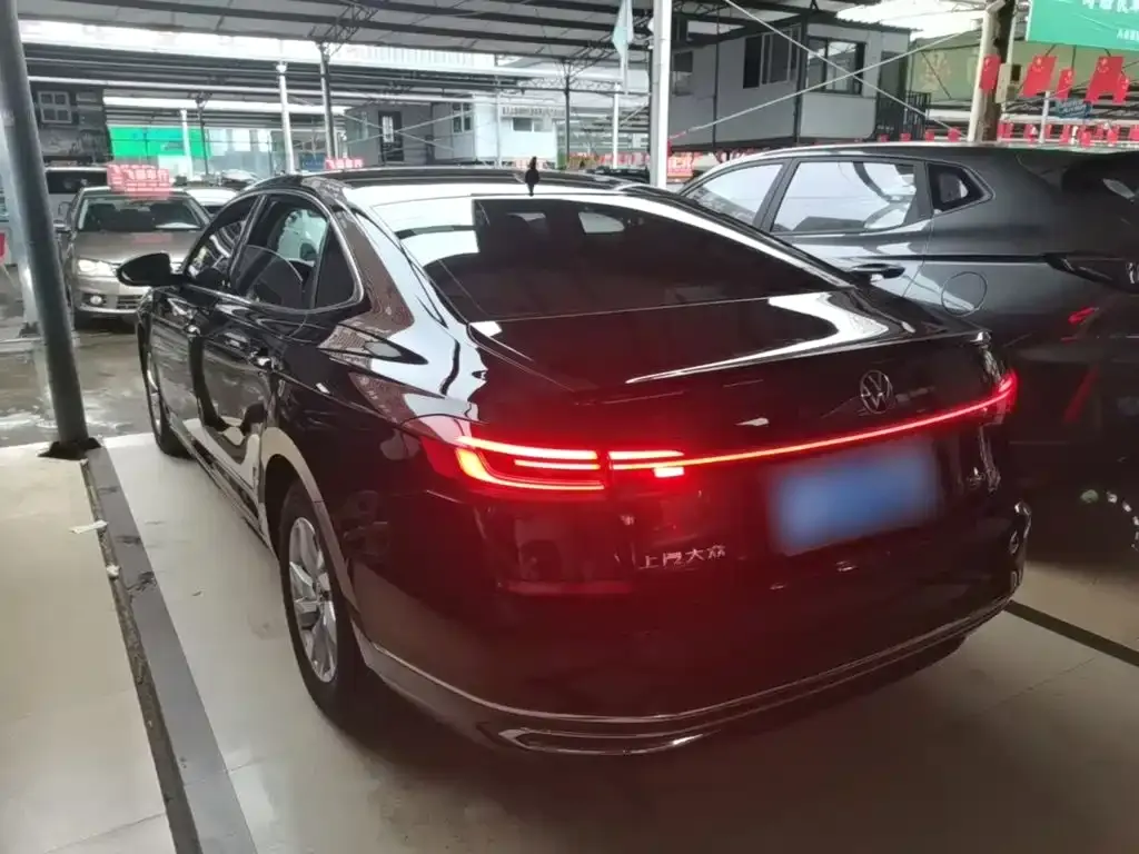 Volkswagen Passat — фото 6