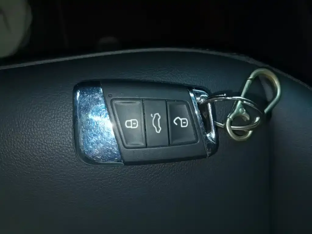 Volkswagen Passat — фото 3