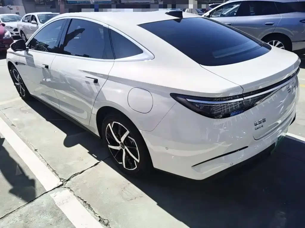 BYD Seal 07 DM-i — фото 3