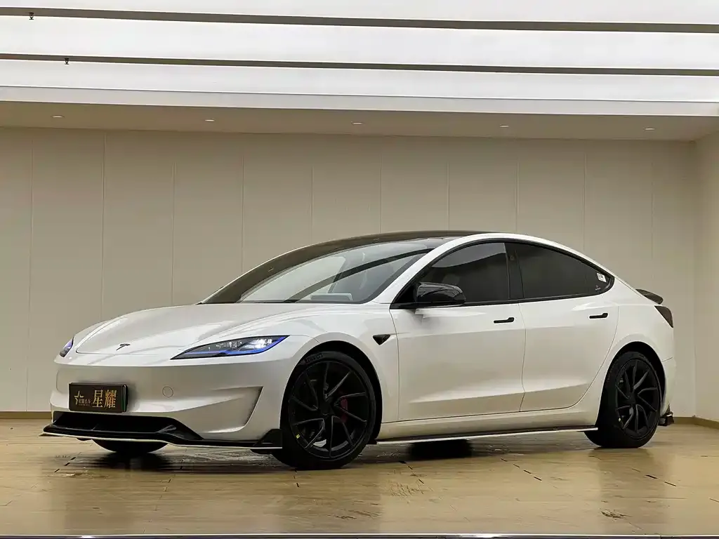 Tesla Model 3 — фото 5