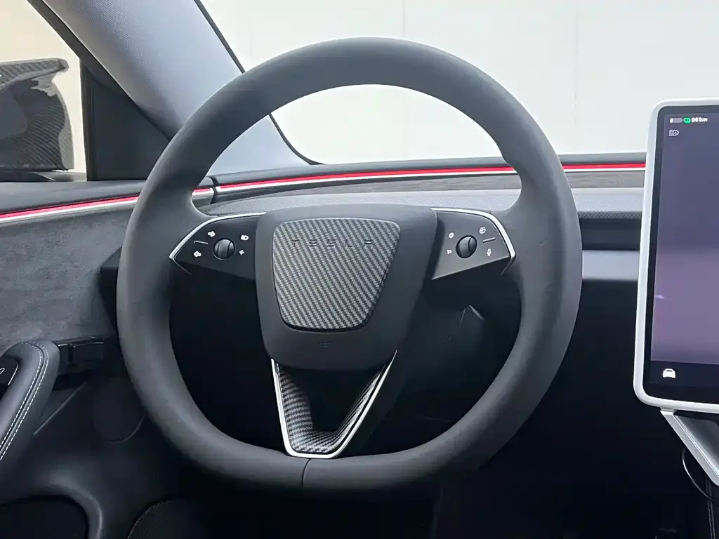 Tesla Model 3 — фото 3