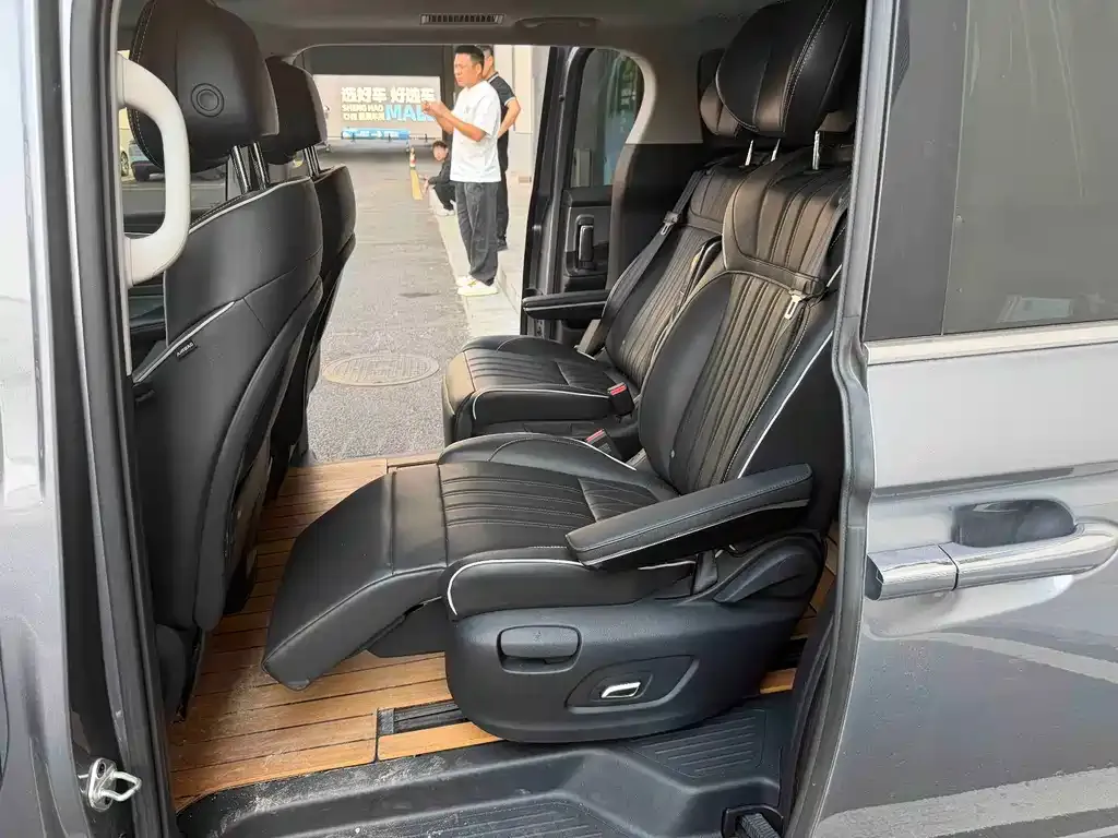 Roewe iMAX8 — фото 2