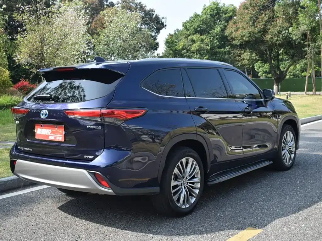 Toyota Highlander — фото 10