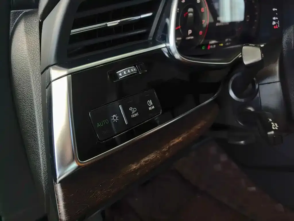 Audi Q7 — фото 2
