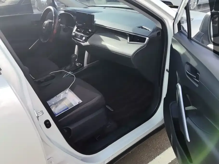 Toyota Corolla Cross — фото 3