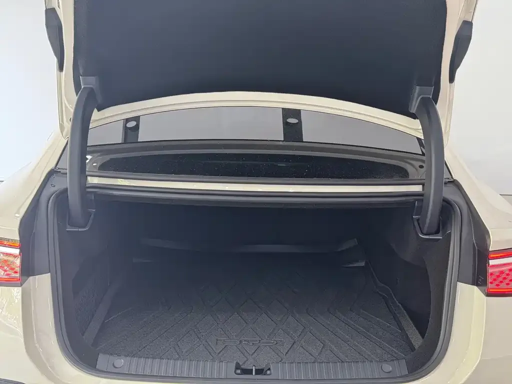 BYD Seal 07 DM-i — фото 4