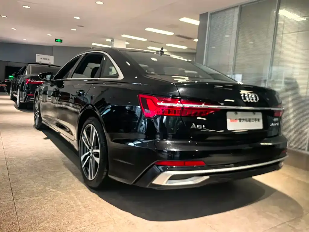 Audi A6L — фото 10