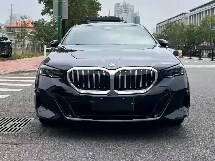 BMW 5 Series — фото 4