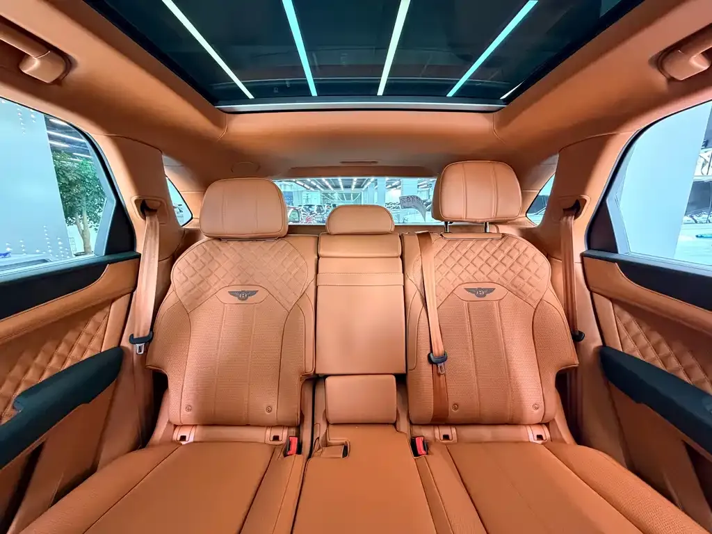 Bentley Bentayga PHEV — фото 4