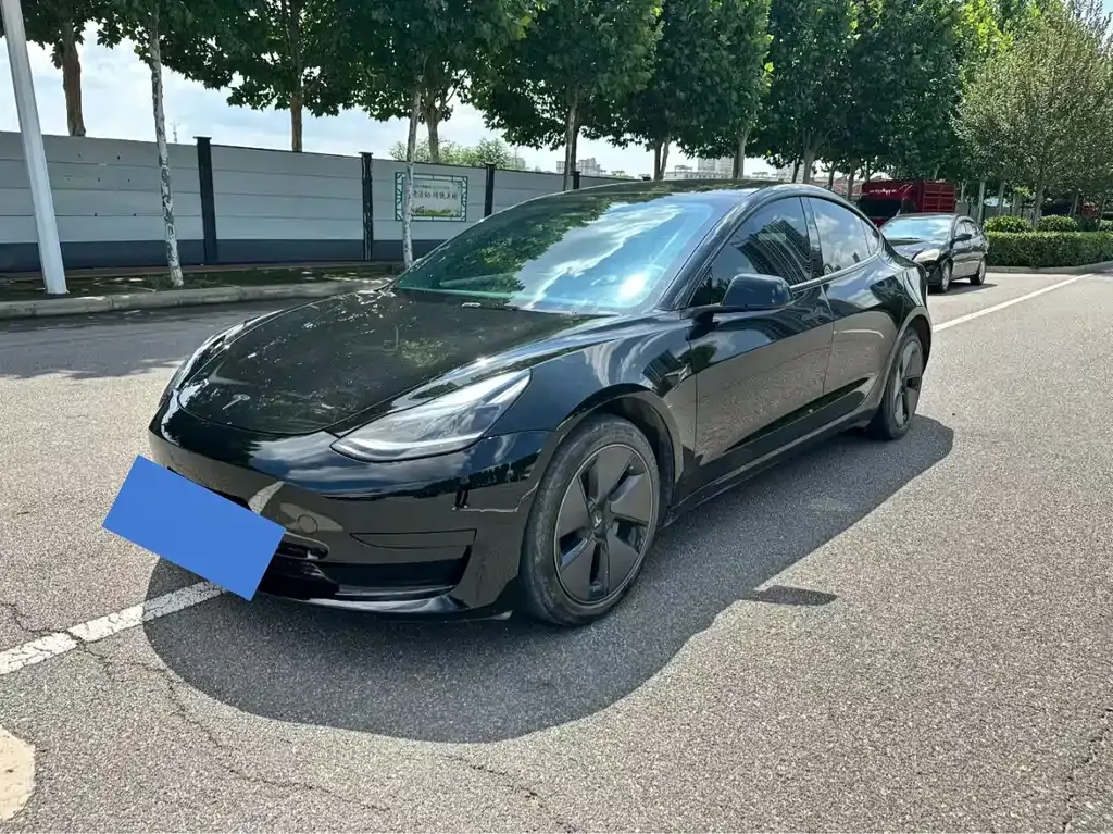 Tesla Model 3 — фото 1