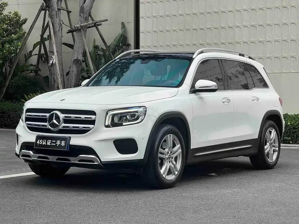 Mercedes-Benz GLB — фото 1