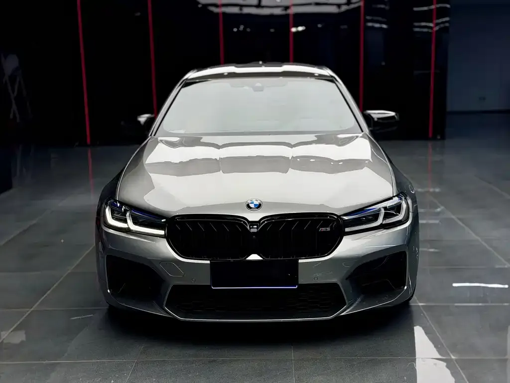 BMW M5 — фото 10