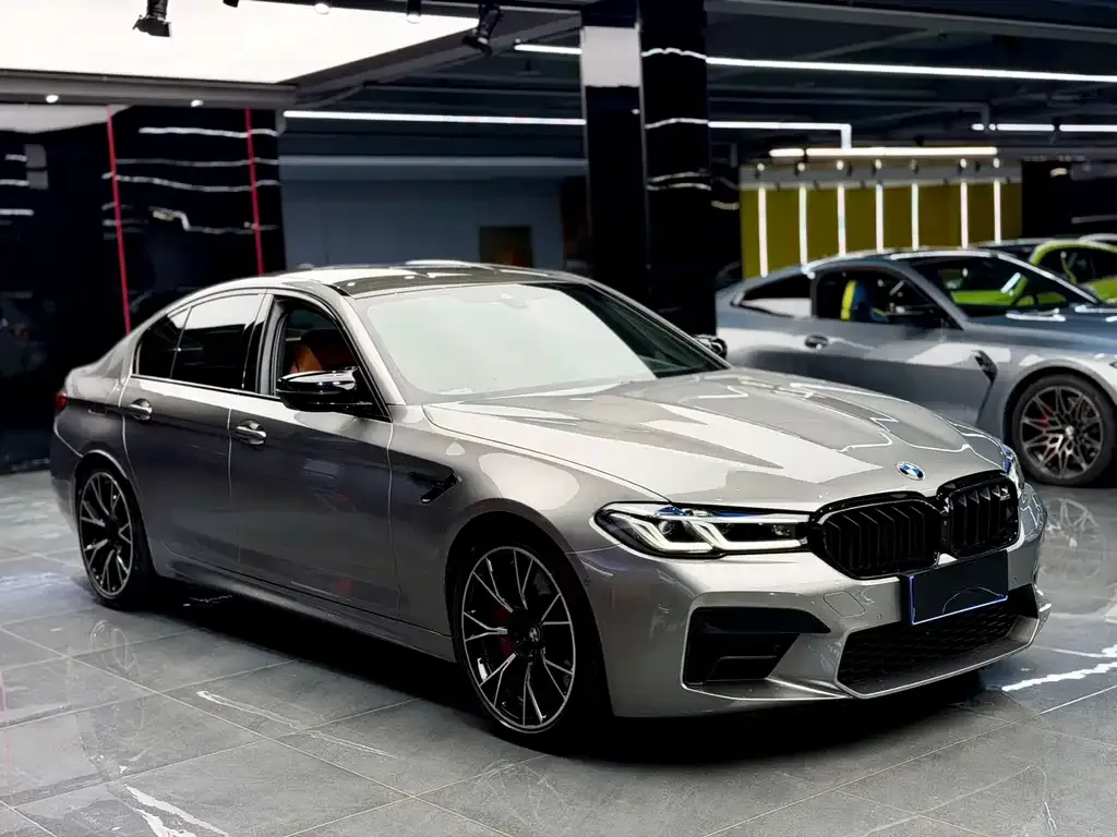 BMW M5 — фото 8