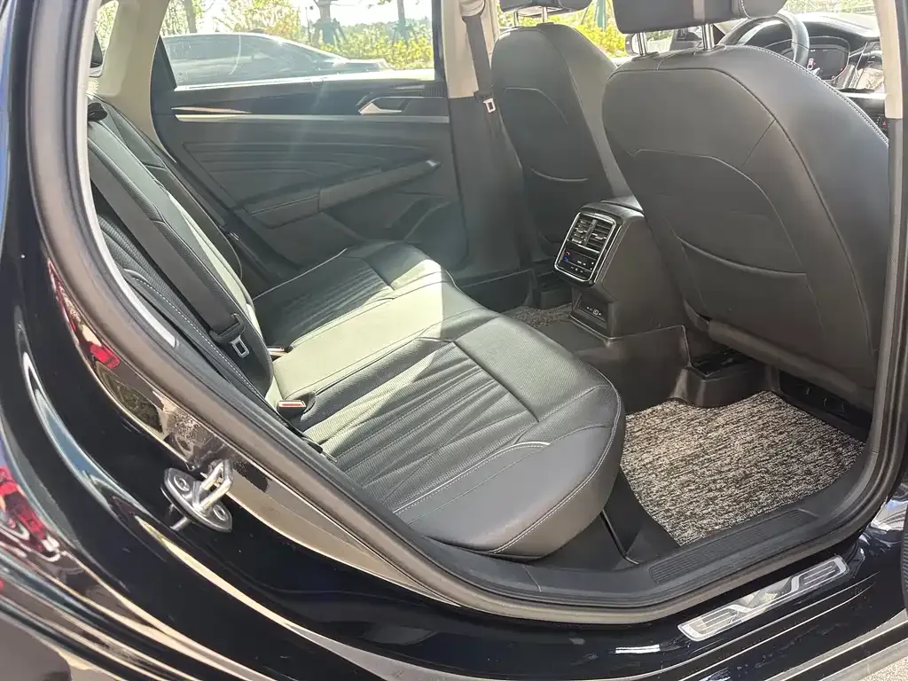 Volkswagen Passat — фото 2