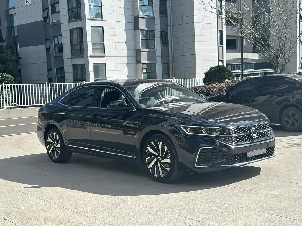 Volkswagen Passat — фото 8
