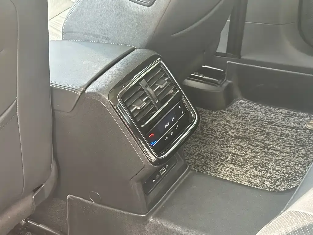 Volkswagen Passat — фото 10
