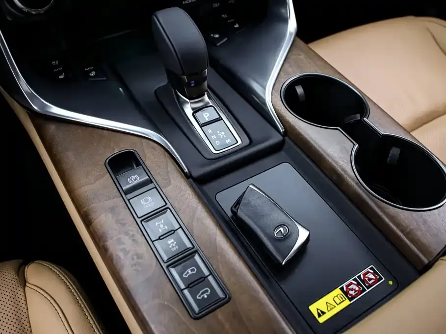 Lexus LX — фото 7