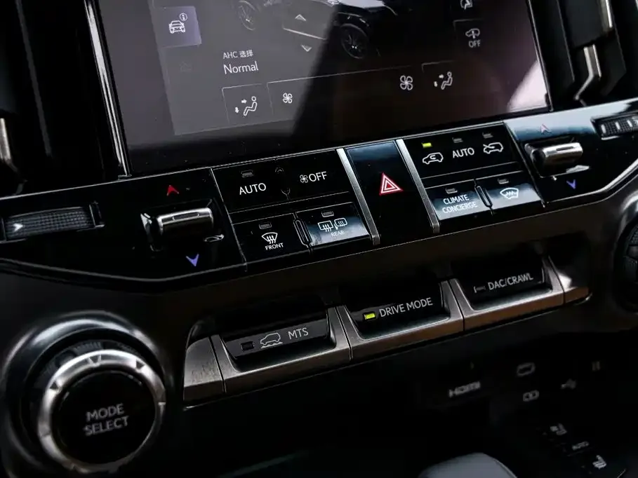 Lexus LX — фото 4