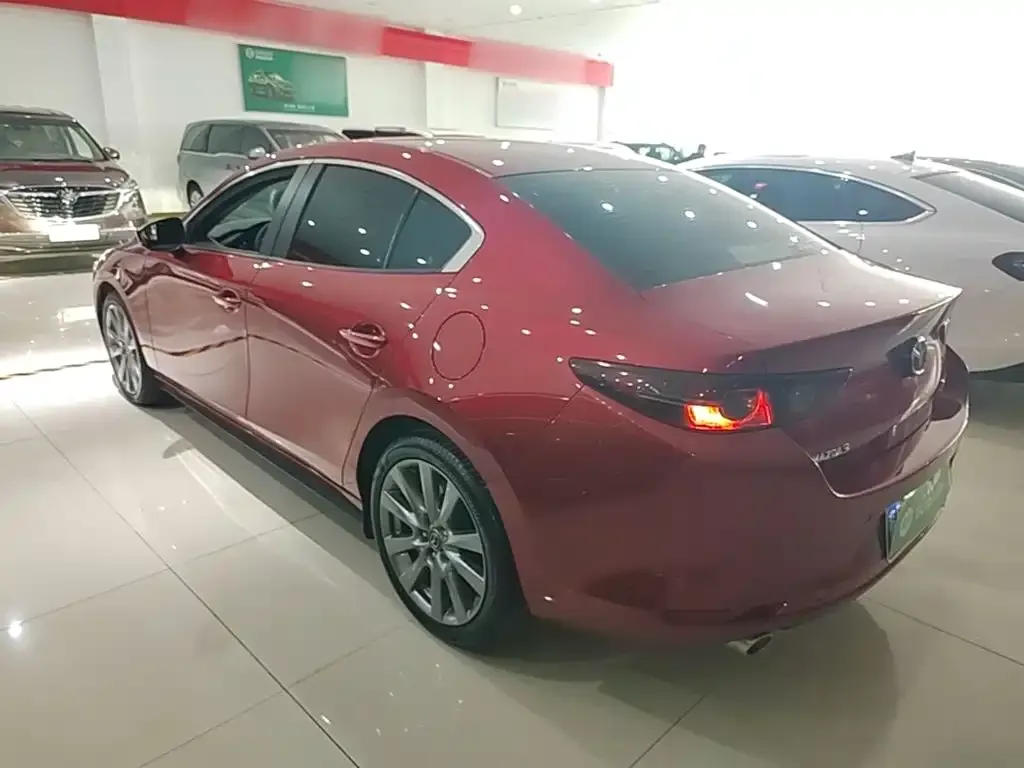 Mazda 3 Axela — фото 3