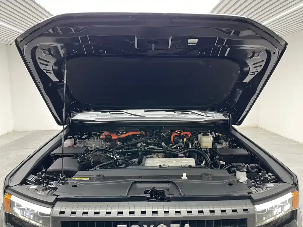 Toyota Prado — фото 10