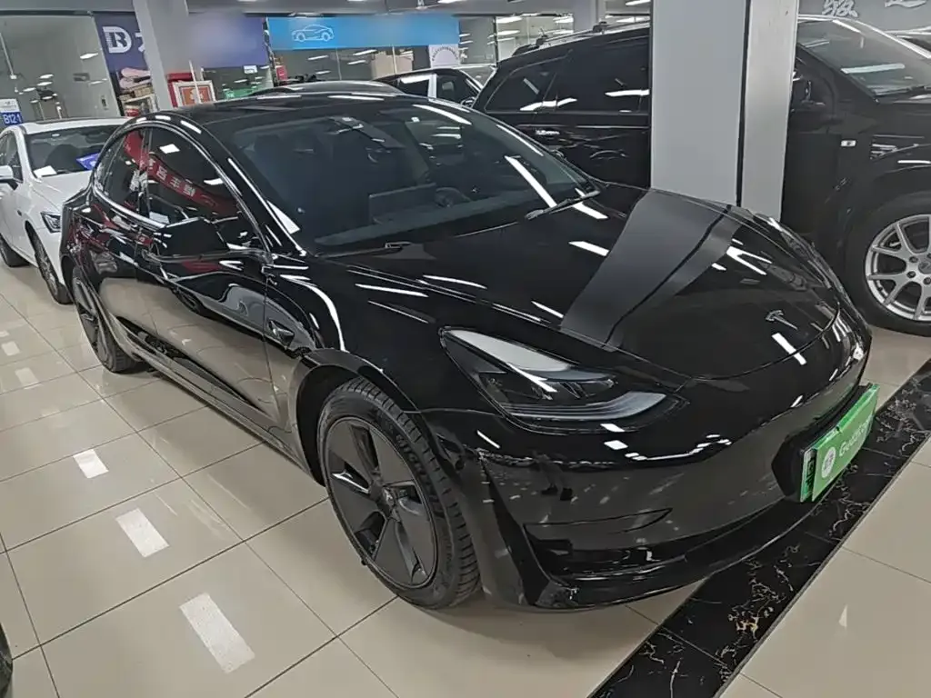 Tesla Model 3 — фото 2