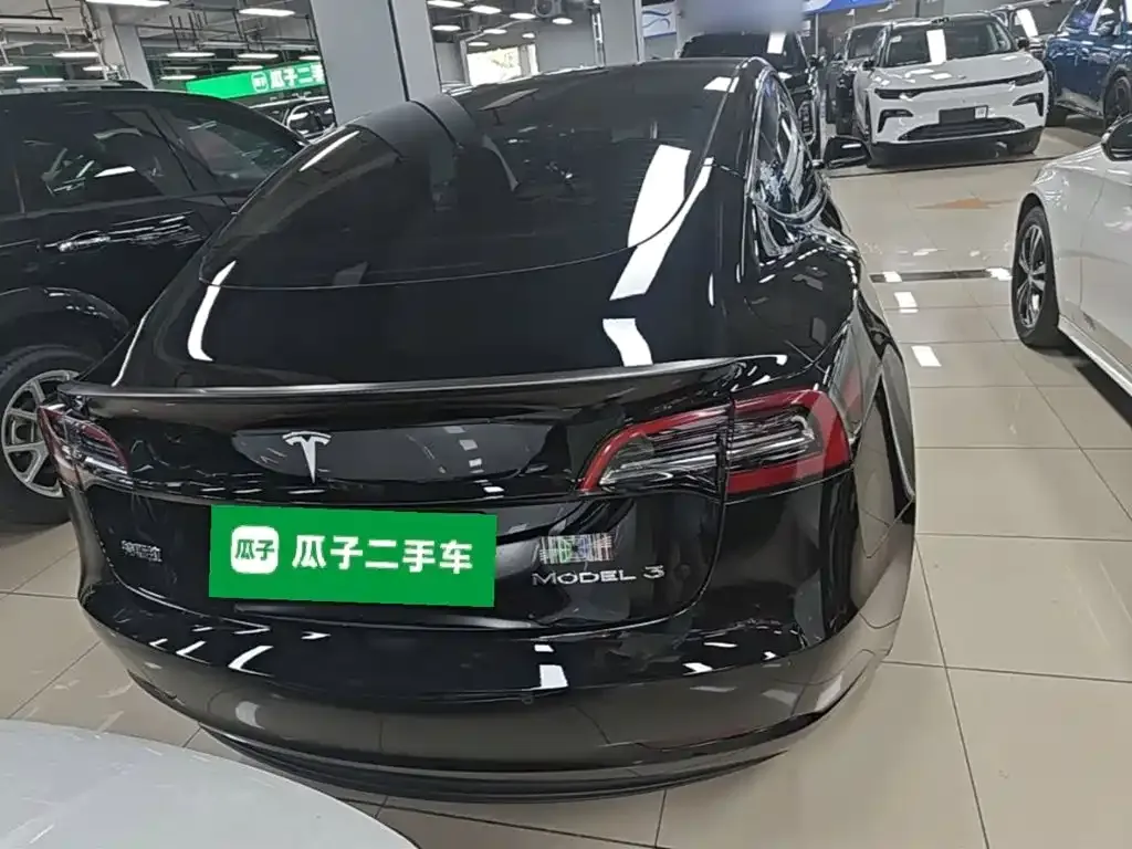 Tesla Model 3 — фото 10