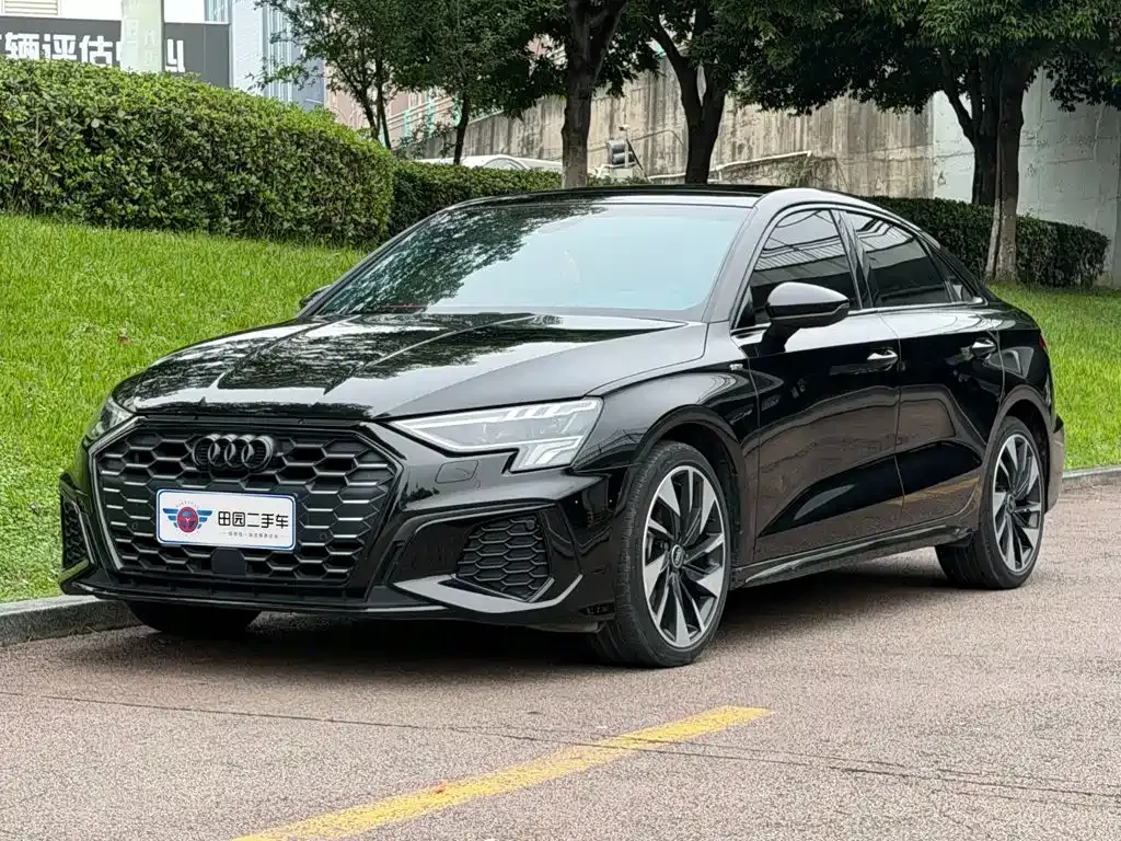 Audi A3 — фото 1