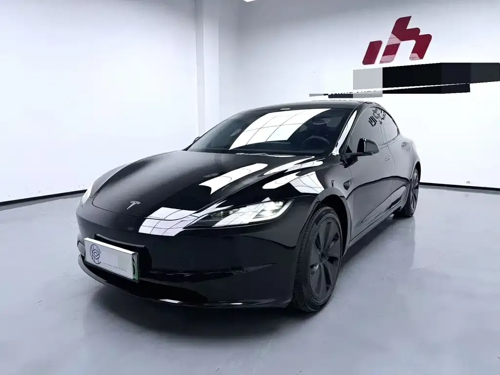 Tesla Model 3 — фото 1