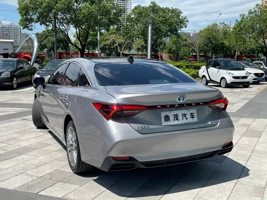 Toyota Avalon — фото 10
