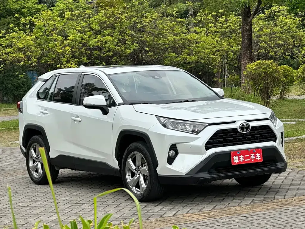 Toyota RAV4 — фото 9